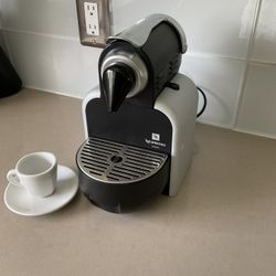 Nespresso / Espresso Coffee Machine