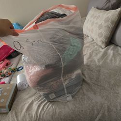 Free Clothes And Shoes/ Ropa Gratis Y Zapatos