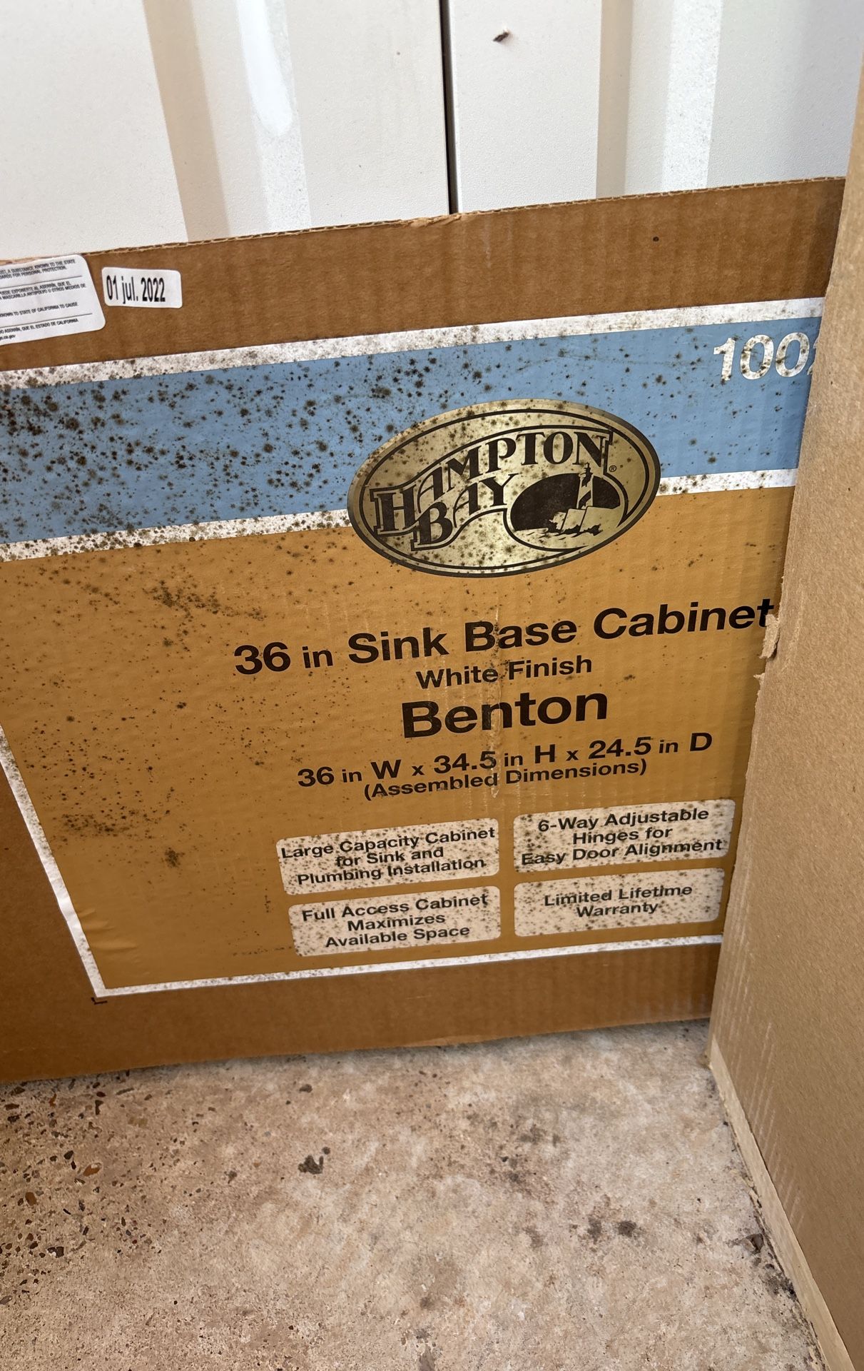 Base restroom cabinet