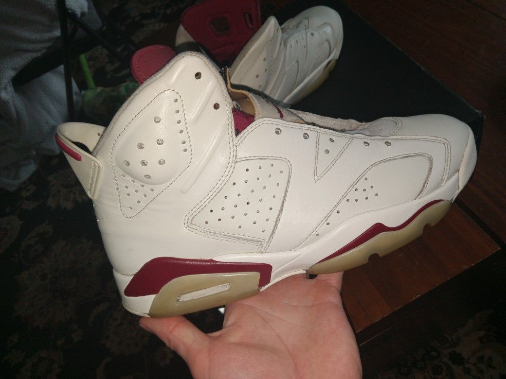 Air Jordan 6. 9.5