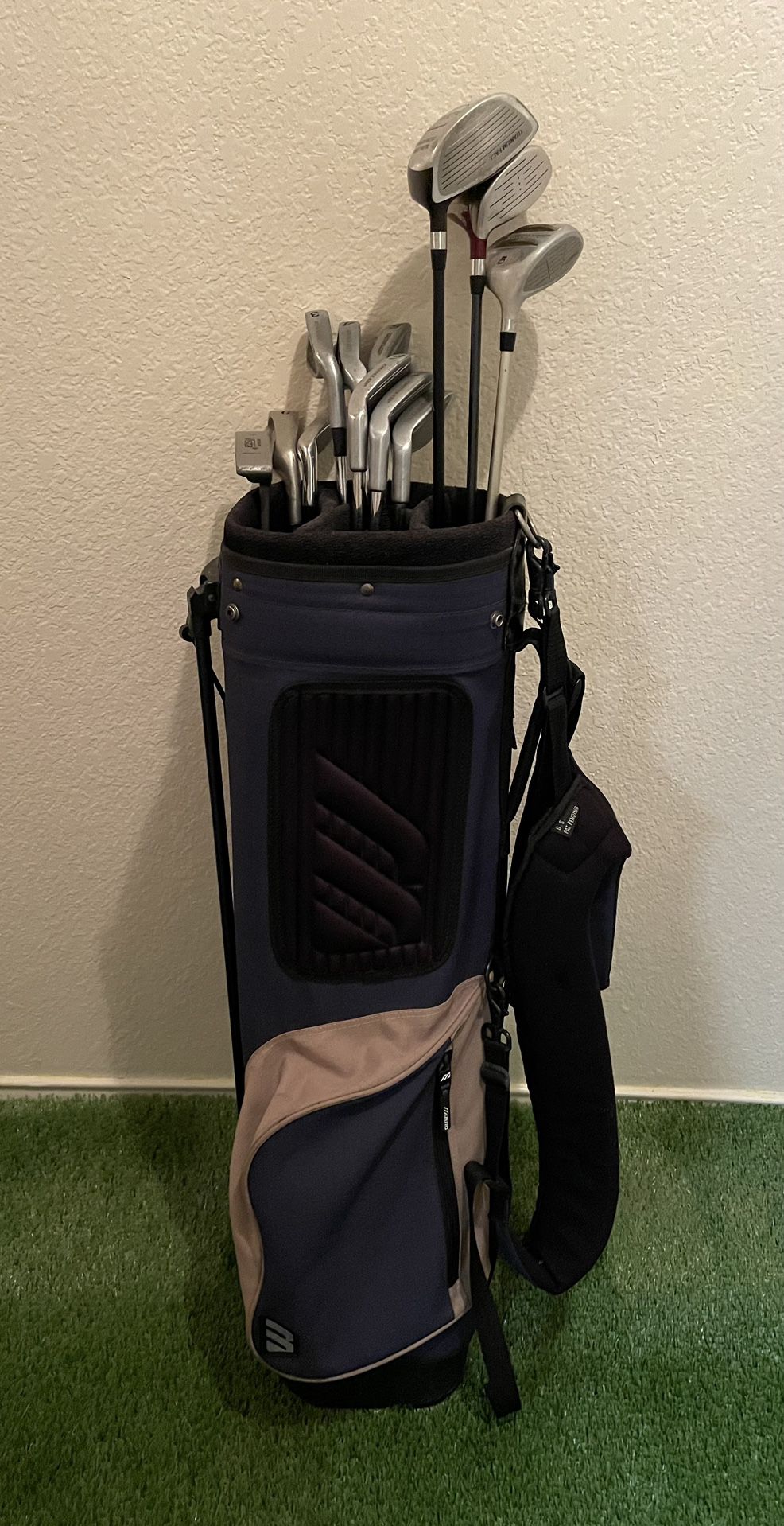 Dunlop Knight Golf Club Set w/MIZUNO Bag (RH)