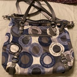 Signature Coach Shoulder Bag