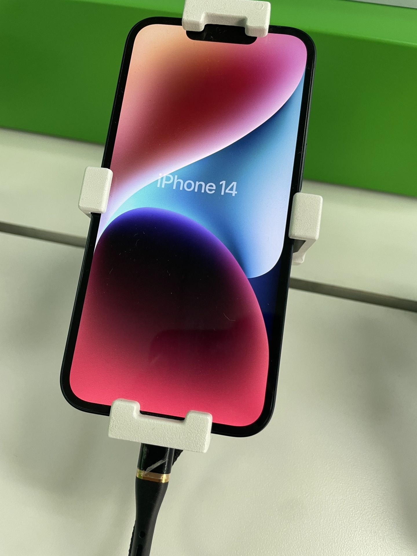 iPhone.. 14