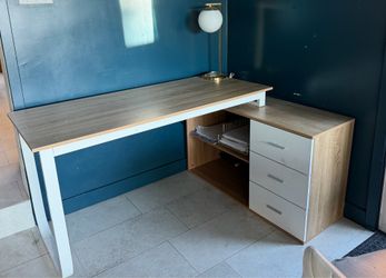 Writing/computer desk