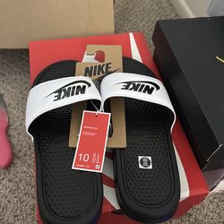 Nike slides