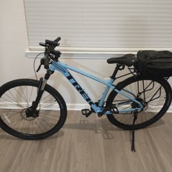 Never Used Medium Trek Marlin 5 Mountain Bike