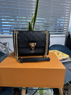 LV Leather Black Purse Golden Chains