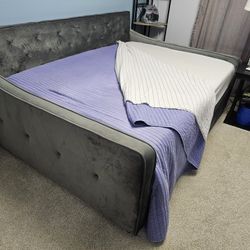 Double Day Bed W/ Mattress & Twin Trundle No Msttress