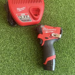 Milwaukee M18 Fuel Brushless 1/4 Impact Hex Kit