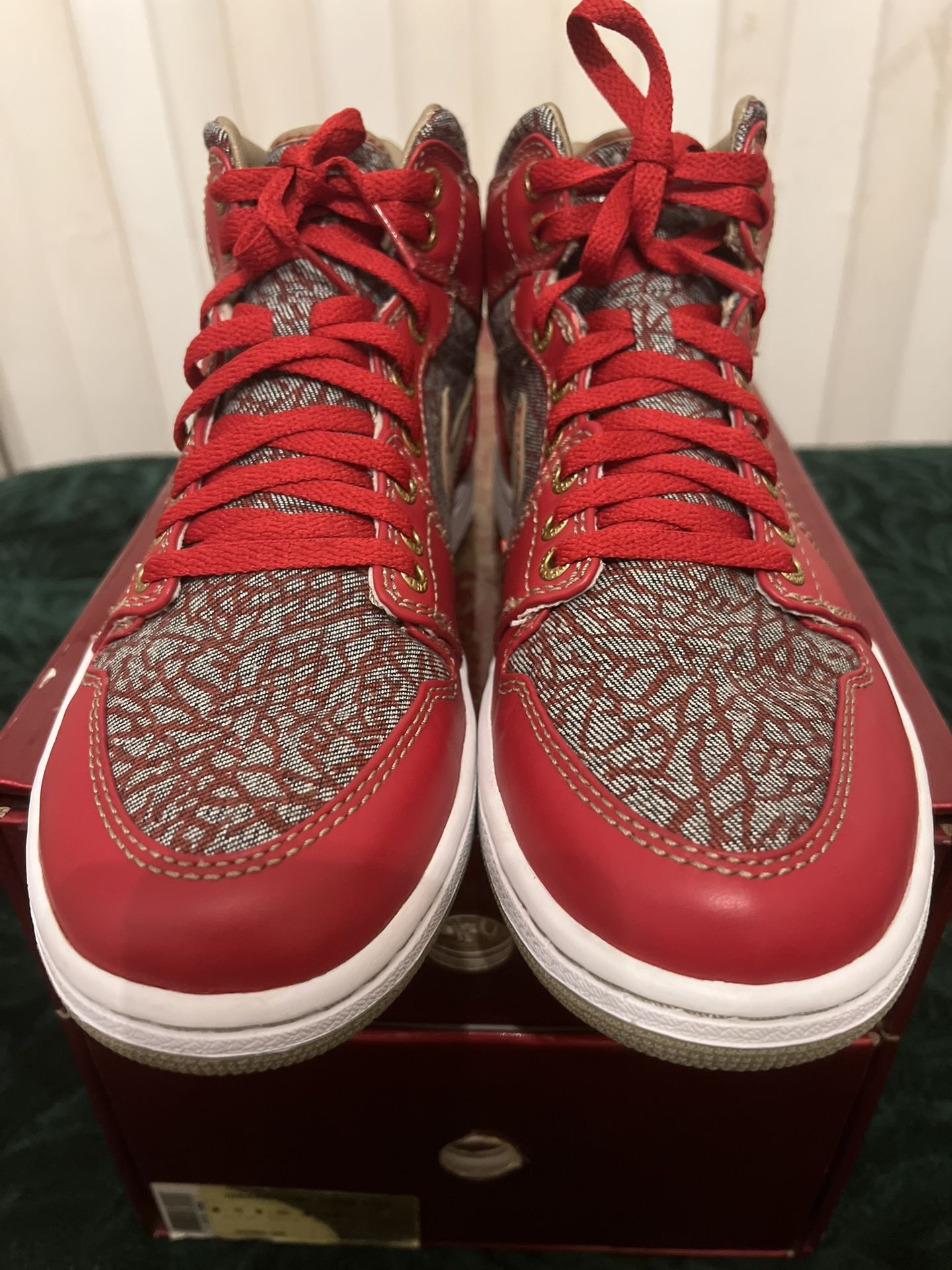 Size 12 - Levi\