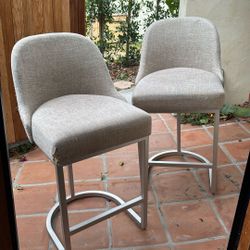 2 Bar Stools 