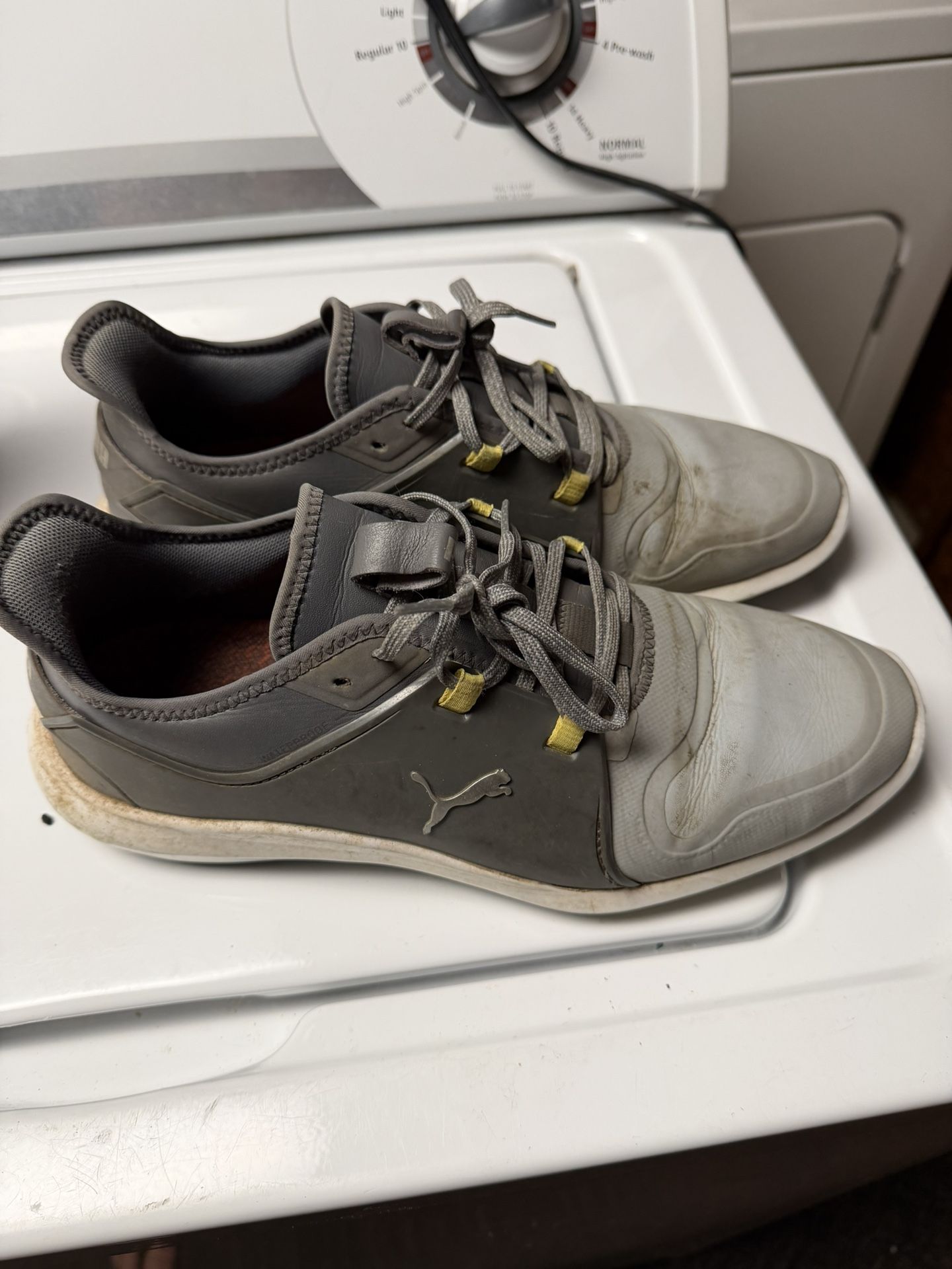 Men’s size 10 puma Golf Shoes 