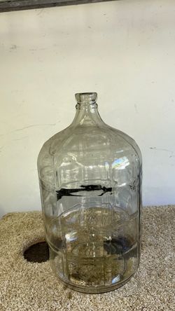 Glass carboys 5 gallon $25 ea (3) 6 gallon $30 ea (2)