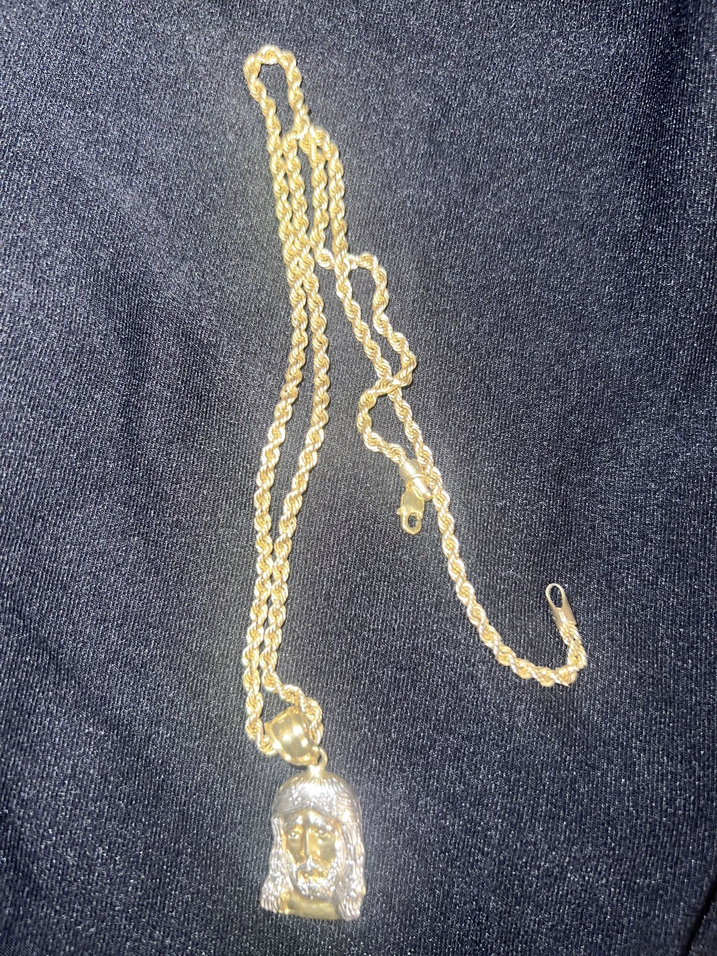 10k Gold Chain & 10k Pendant for Sale in Bakersfield, CA - OfferUp