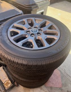 2025 Tundra Platinum rims 265/60/20