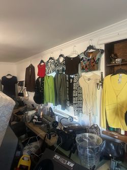 Over 1,000 Women’s Used Clothes
