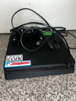PS4 slim 1TB