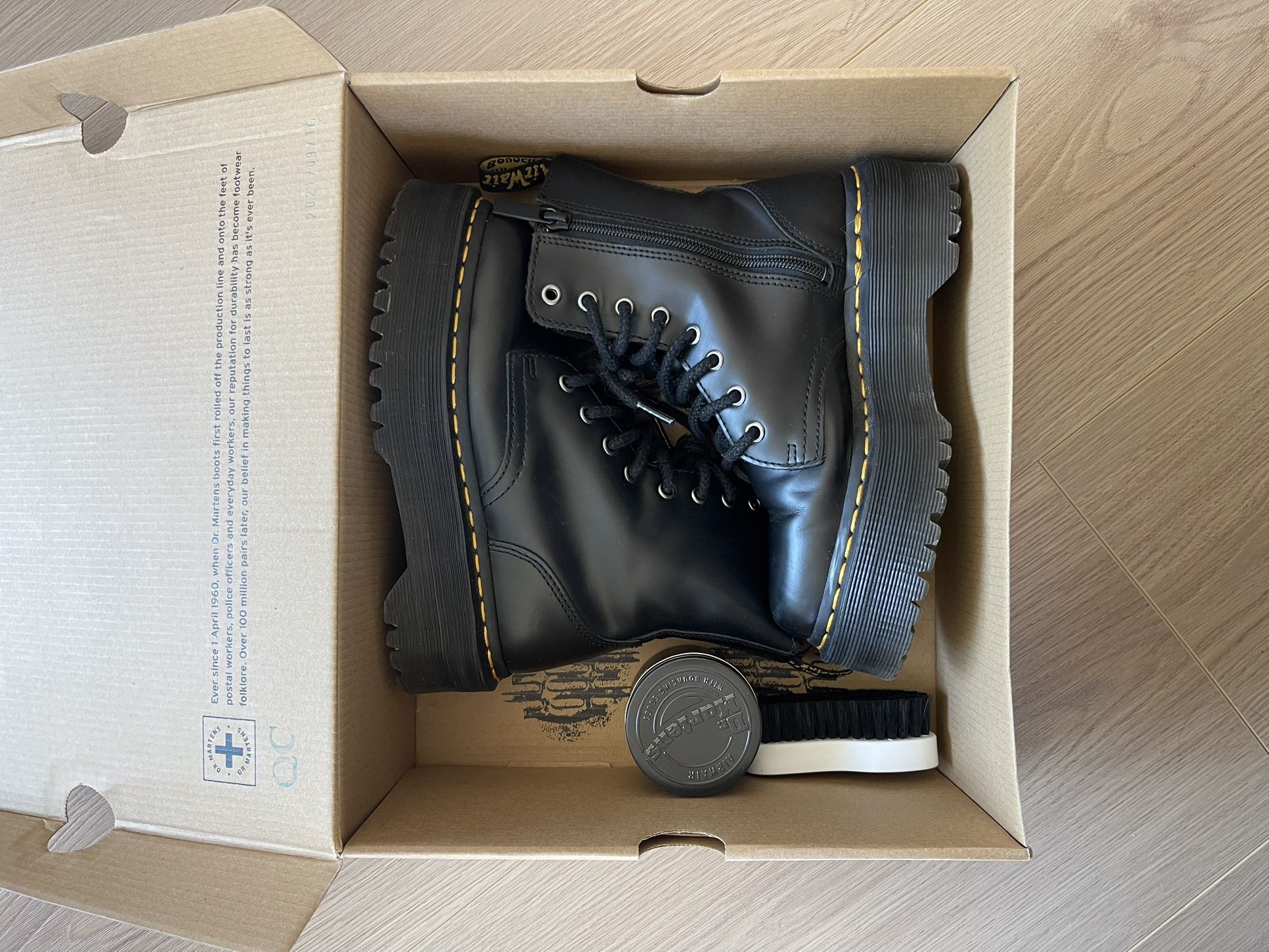 Dr. Martens Jadon Boot