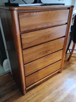 Chest of drawers