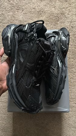 BLACK LIGHT TRAINERS