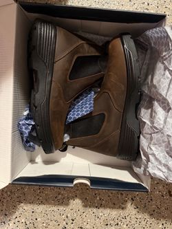 Blue  tongue work boot Size 9