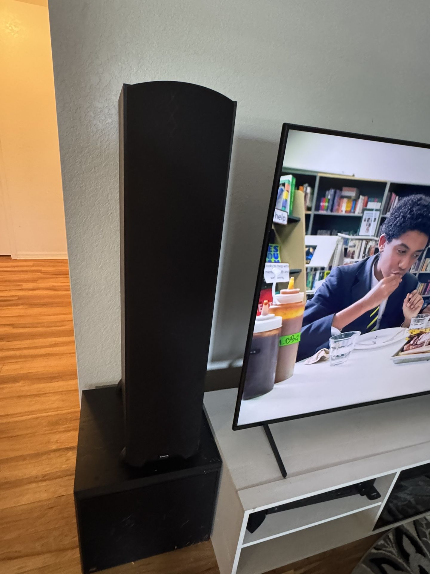 Klipsch Tower Speakers x2, W/ Yamaha Receiver