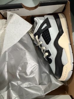 Jordan 4s