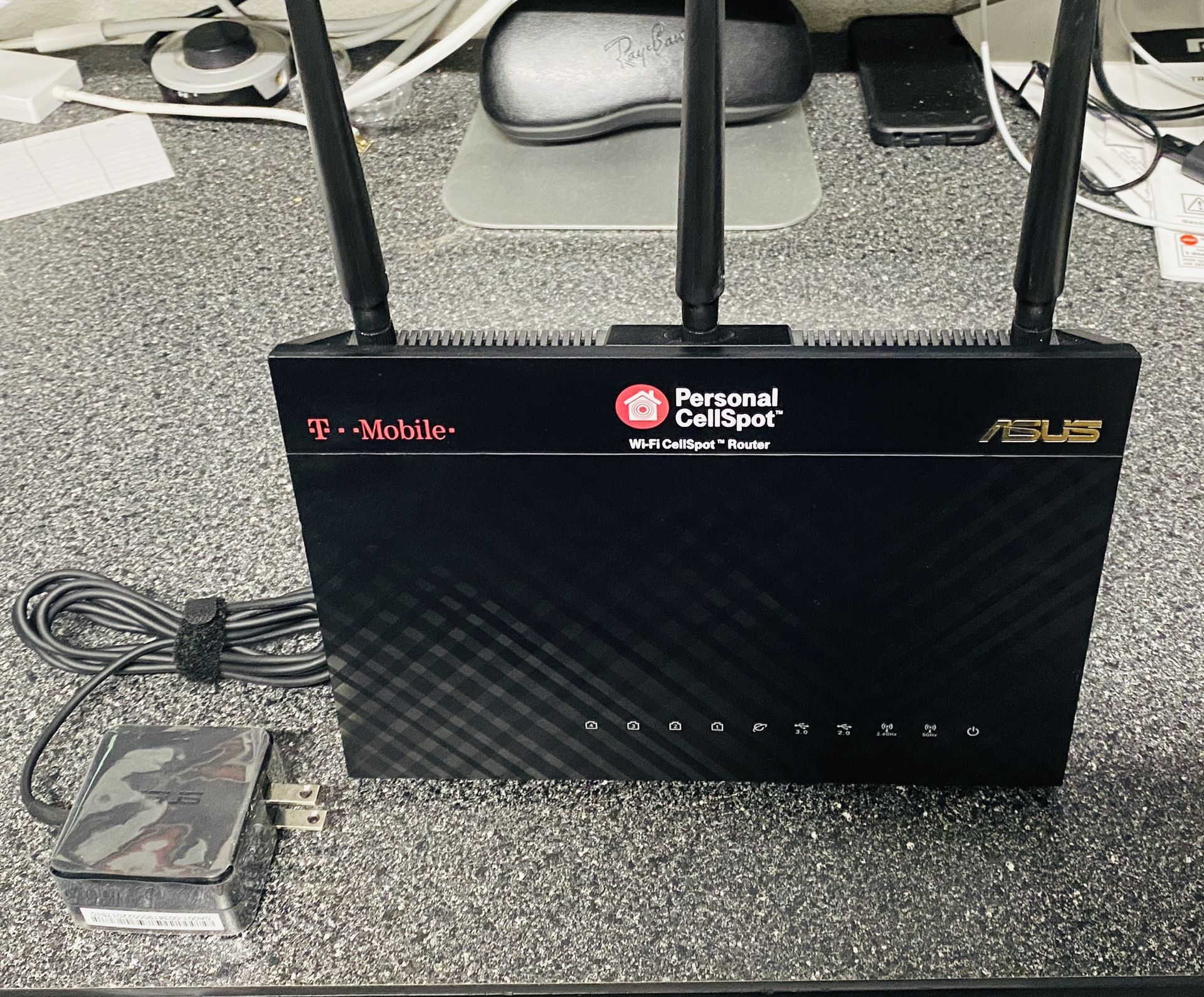 Asus AC1900, T-Mobile CellSpot, router WiFi and cell phone dead spots