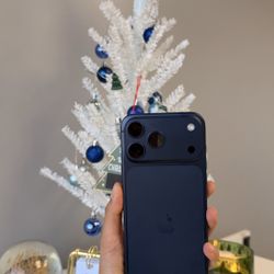 iPhone 17 Pro Max - Verizon- Like New 