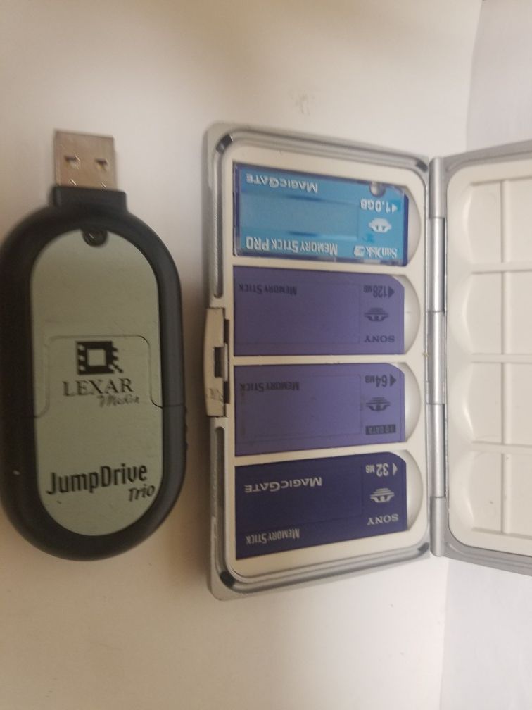 Lexar Media JumpDrive Trio