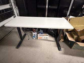 Sit/standing Desk
