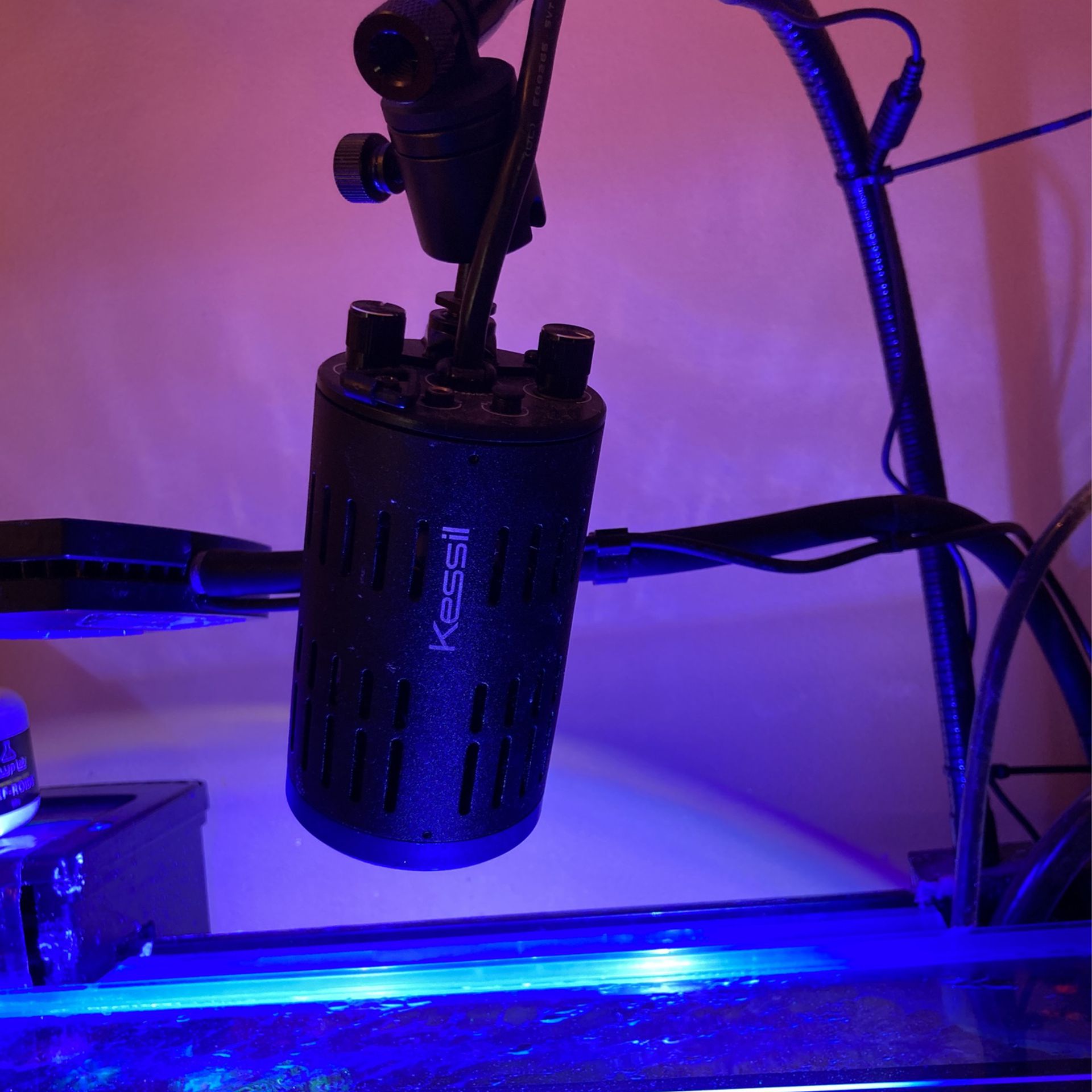 Kessil And Ai Prime Hd Lights With Swivel Arm Reef Tank