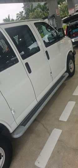 Set of Chevrolet Express / GMC Savana Running Boards