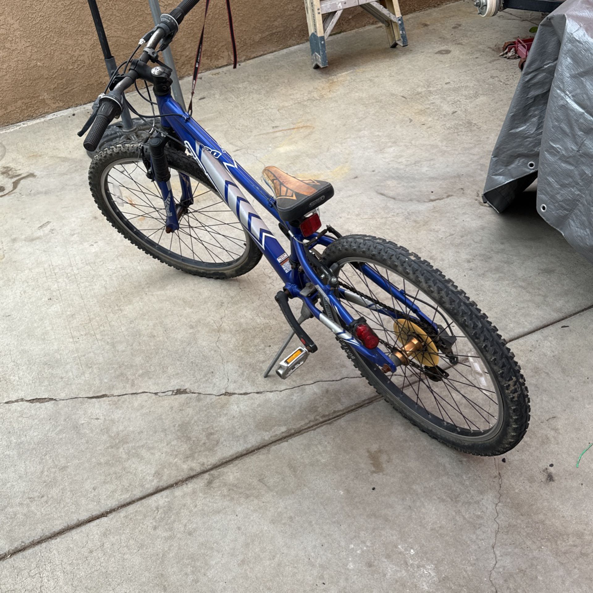 Kids mountain bike, good condition hardly never used
