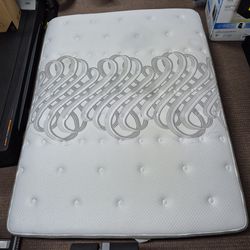 Mattress queen size