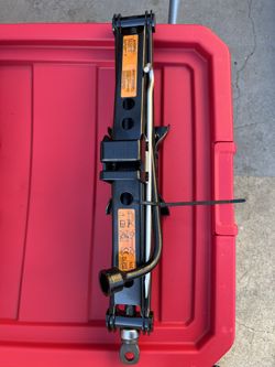 Nissan Car Scissor Jack 