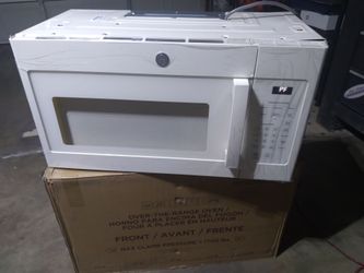 G.E. 17 cu. ft. 30 in. W. Over-the-Range Microwave Oven with EasyClean white
NEW