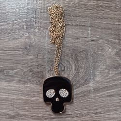 Gothic Style Reversible Black White Skull Pendant Chain