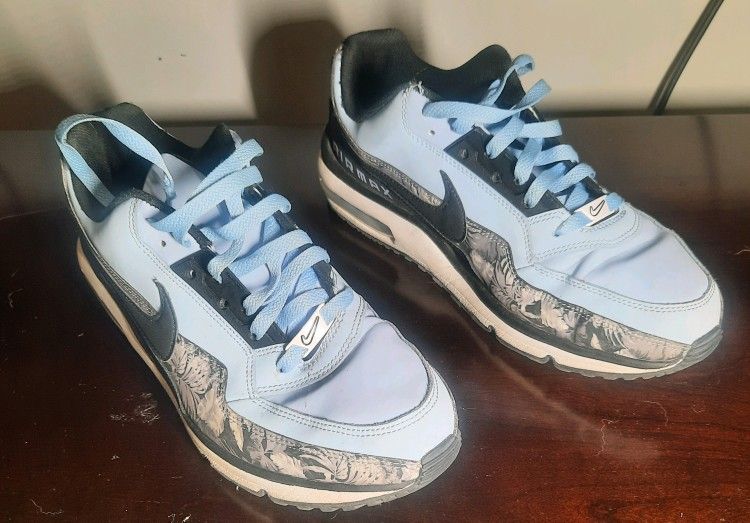 Nike Air Max 11.5 sneaker...used once $45
