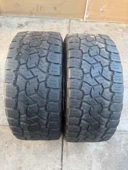 2 tires 295/55/20 Toyo