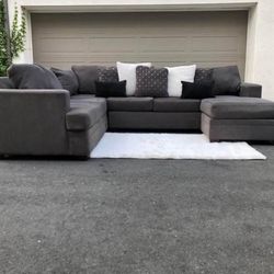Huge Dark Grey Sectional Couch From Living Spaces In Excellent Condition - FREE DELIVERY 🚛