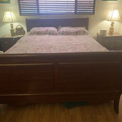 Ethan Allen  Charles X Burl Elm Queen Size Sleigh Bed