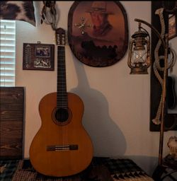 Yamaha c40 classical guitar