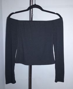 Black off the shoulder shirt size S