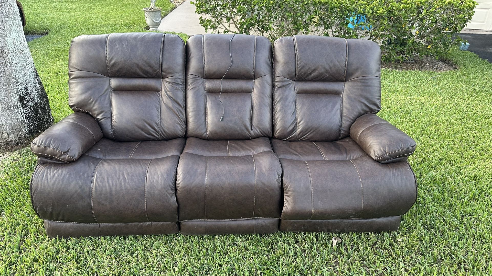 Electric Reclining Couch With USB