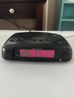 GPX Digital AM/FM Radio Alarm Clock For Sale
