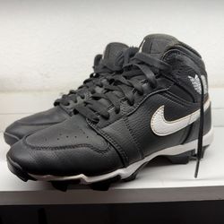 Nike Air Jordan 1 Mid Black/White Multisport Cleats SIZE Youth 4.5