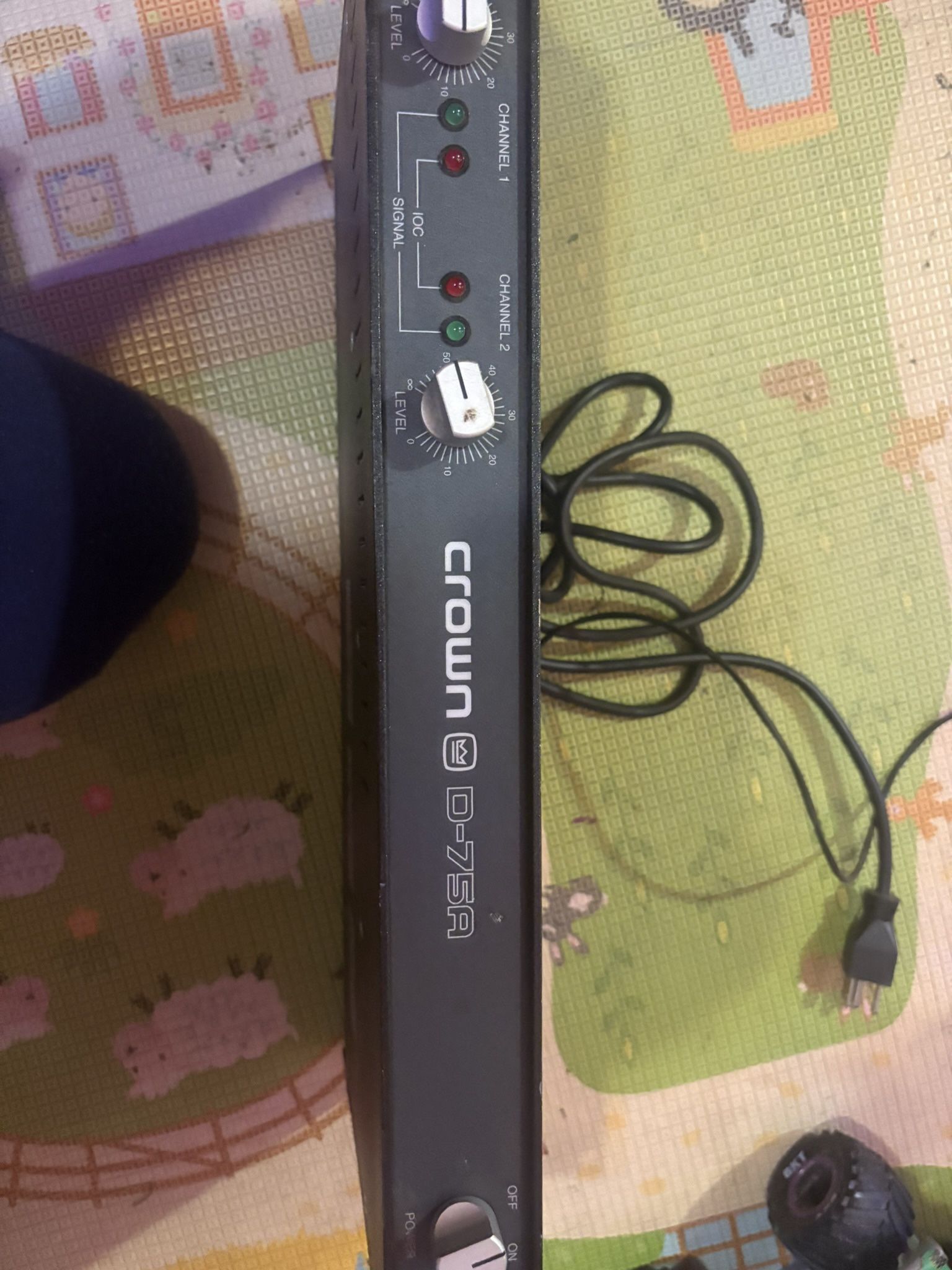 Amplifier Crown D-75A