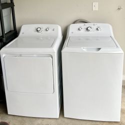 LIKE NEW GE WASHER DRYER SET! 450$ AVAILABLE FOR PICKUP OR DELIVERY 🚚 