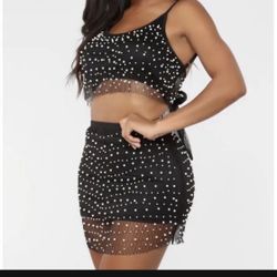 New Fashion Nova sexy two piece with pearl mesh overlay skirt and top. Size S